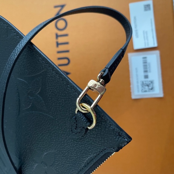 Louis Vuitton Monogram Neverfull MM Pochette - Picture 3 of 4